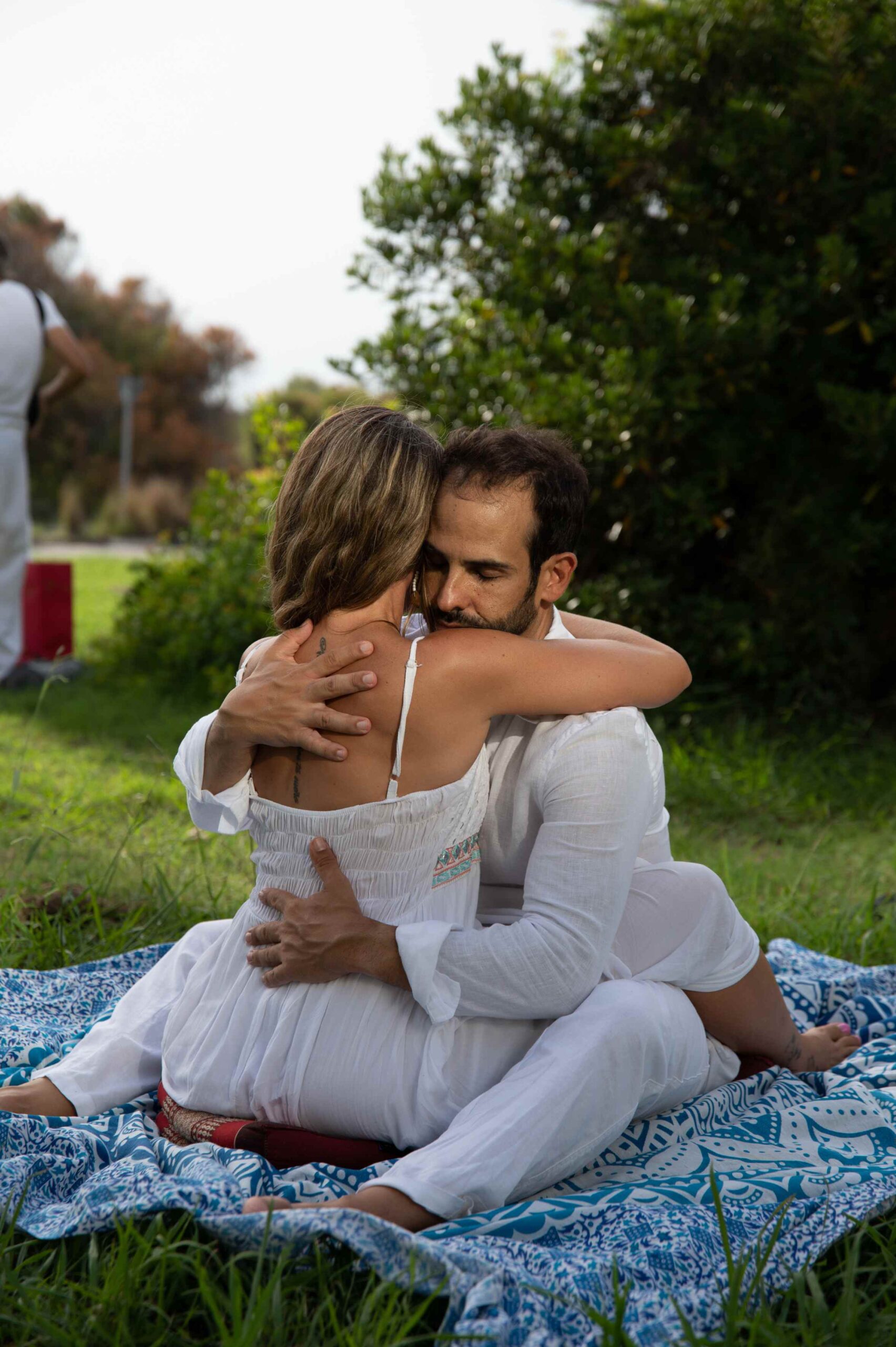 migue y laura abrazo (1)